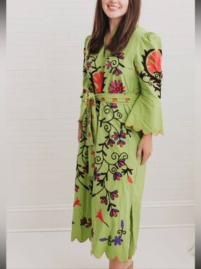 Heart of Grace Green Embroidered Floral kaftan style Dress Fall